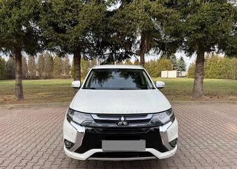 Mitsubishi Outlander 2.0 4WD Plug-In Hybrid - 2