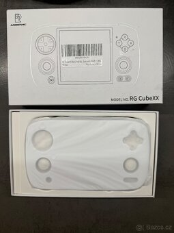 Retro handheld konzole Anbernic RG CubeXX WiFi bílá - 2