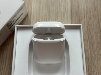 Apple AirPods 1. a 2. Generace - nabíjecí pouzdro - 2