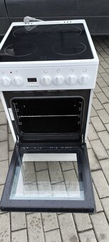 Prodám elektrický sporák indukční Mora - 2