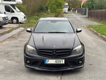 Mercedes Benz C63 AMG - 2