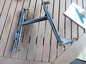 BMW 650 F - centrální tlumič - 2