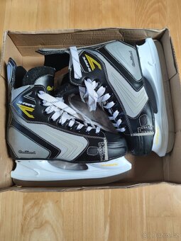 Brusle Crowned Sharpe vel.39 - 2