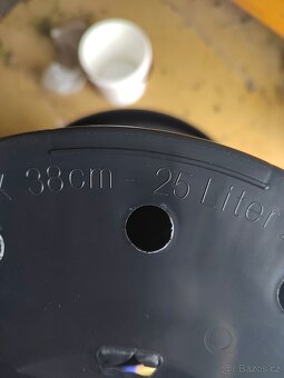 Nové kulaté květináče s podmiskou 25 l - 2