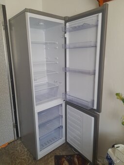 Prodám chladičku s mrazákem zn. BEKO - 2