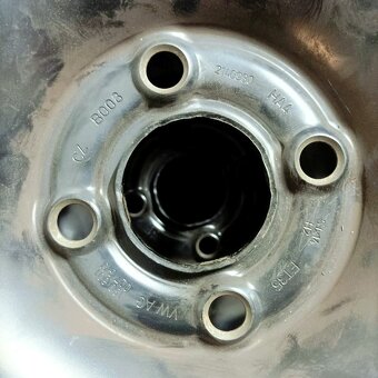 14" plechová kola – 4x100 – VOLKSWAGEN Disky: Plechové disk - 2