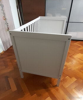 Rostoucí dětská postýlka Ikea vč. matrace a příslušenství - 2