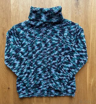 Svetr s rolákem vel.38 - 2