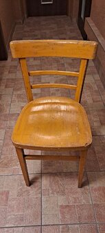 Židle starší dřevěná - 2