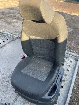 Přední sedačky Octavia 2 - 2