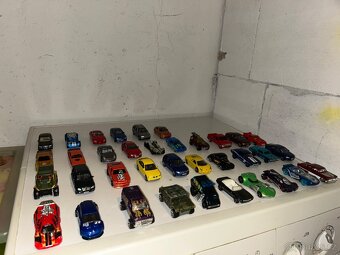 Hotwheels Auta A Modely Aut - 2