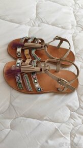 Sandálky pro slečnu. Č. 28 - 2