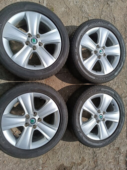 Škoda Yeti - originál alu 7x17 et45 + letní 225/50/17 - 2