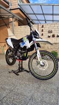 UM DSR EX 125 EFI - 2