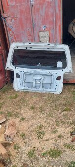 Prodám zbytek dílů na vozidlo VW Touran - 2