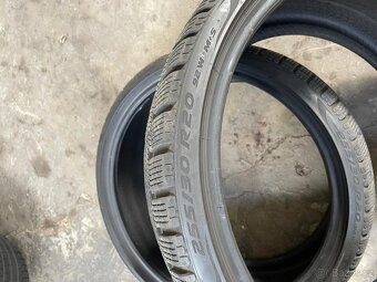 Pirelli p zero winter 255/30 R20 92W - 2