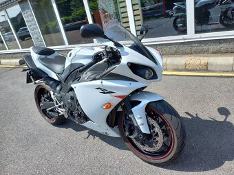 Yamaha R1 (2011/18200km) - 2