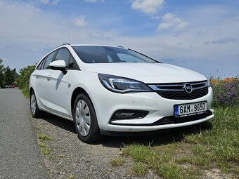Opel Astra Sports Tourer - 2