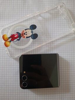 Samsung Galaxy z Flip 5 na OPRAVU - 2
