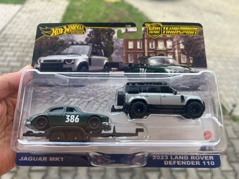 HotWheels Premium TT Jaguar MK1 & Land Rover Defender 110 - 2