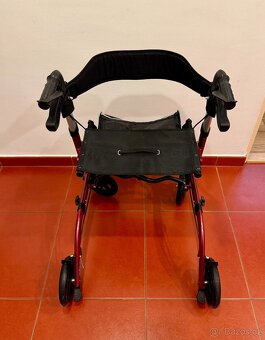 Čtyřkolové odlehčené chodítko DMA 101 - 2