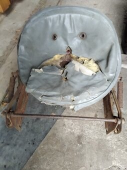 Prodám originál sedačku na ZETOR25- LAVOR-3500,- - 2