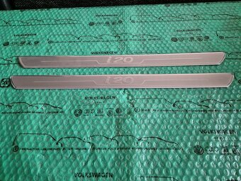 dekorativní ozdobné a ochranné lišty prahu Hyundai i20 od 20 - 2