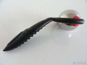 Masážní koule s rukojetí - 2