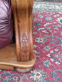 Rustikální kožený gauč . - 2