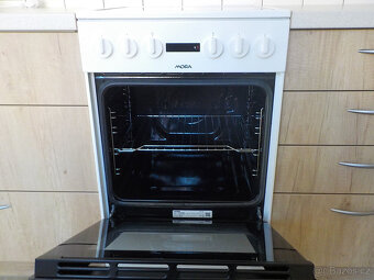 Prodám el. sporák MORA C2245AW - 2