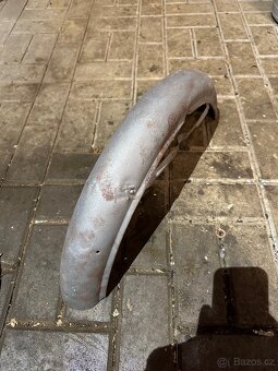 Jawa mustang blatník - 2