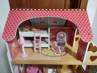 Domeček pro panenky - 2