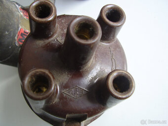 Víčko rozdělovače Moskvič - 2