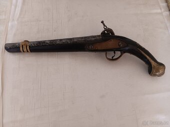 Křesadlová pistole - 2