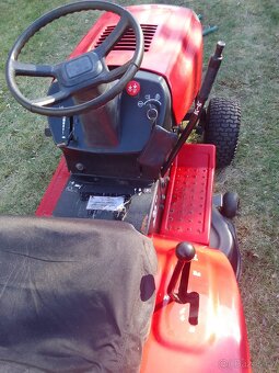 Prodám zahradní traktůrek - 2