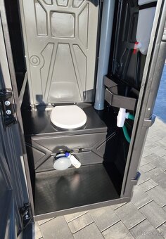 Nové mobilní přenosné WC s umyvadlem a pisoárem - 2