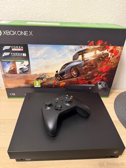 XBOX ONE X 1TB V TOP STAVU - 2