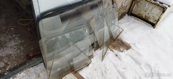 Škoda 105l, 120l, 130l sklo bočních dveří a zadní okno - 2