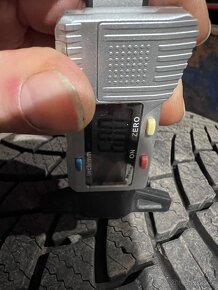 Zimní Bridgestone 215/65 R17 - 2