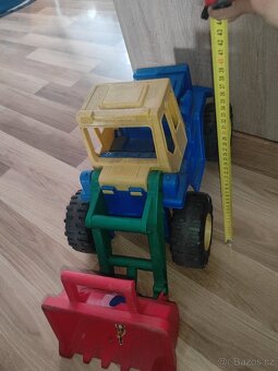 Traktor na pískoviště - 2