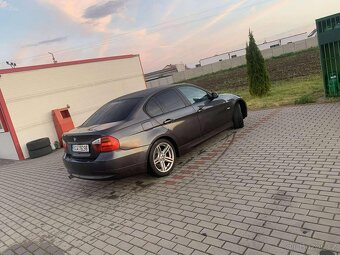BMW e90 318d 90kw - 2