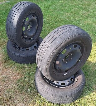 4ks letní pneu 185/60R14 FABIA1 s plechovými disky - 2