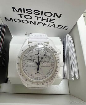 Omega x Swatch - Mission to the MoonPhase (White Snoopy) - 2