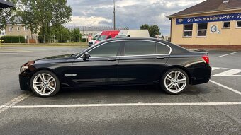 BMW 750Li - 2