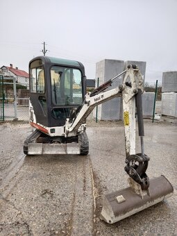 Prodám minibar BOBCAT 323 XJ - 2