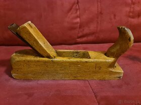 Starý zachovalý hoblík 24,5cm dlouhý - 2