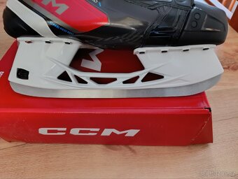 Prodám hokejové brusle CCM vel.11. - 2
