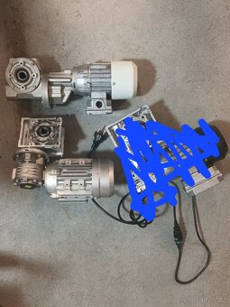 MOTOR NA GRIL ŠNEKOVÁ PŘEVODOVKA ELEKTROMOTOR - 2