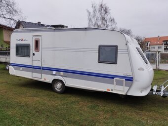 HOBBY 540UFe č.242. Pro 4. Fr. postel. Sprcha. Rok 2006 - 2