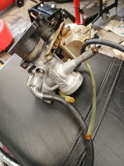 Prodám karburátor yamaha tt 600e - 2